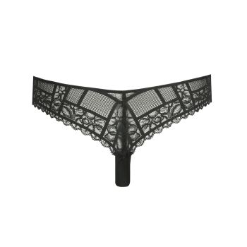 Marie Jo Jadei Thong in Deep Forest 