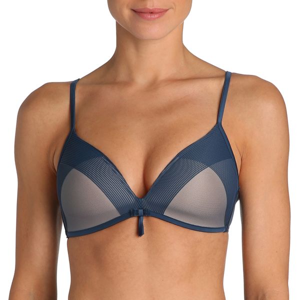 Triangle bra with preformed cup